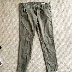 Men’s Gap chinos